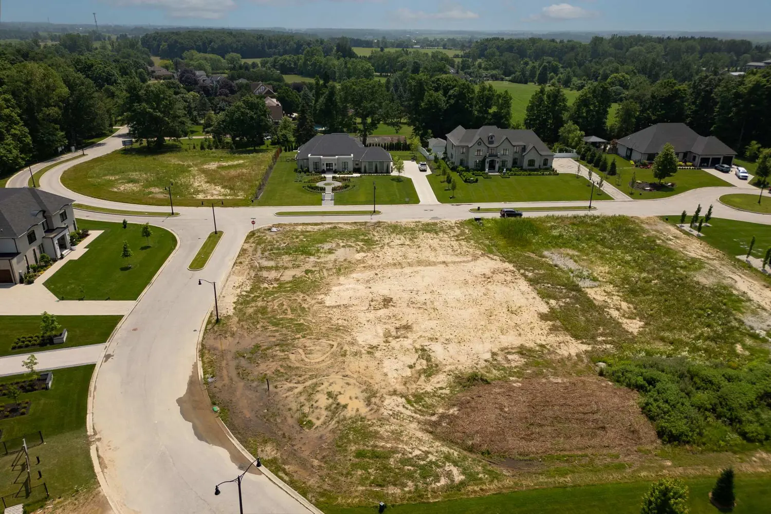 3870 South Winds Drive photo 5