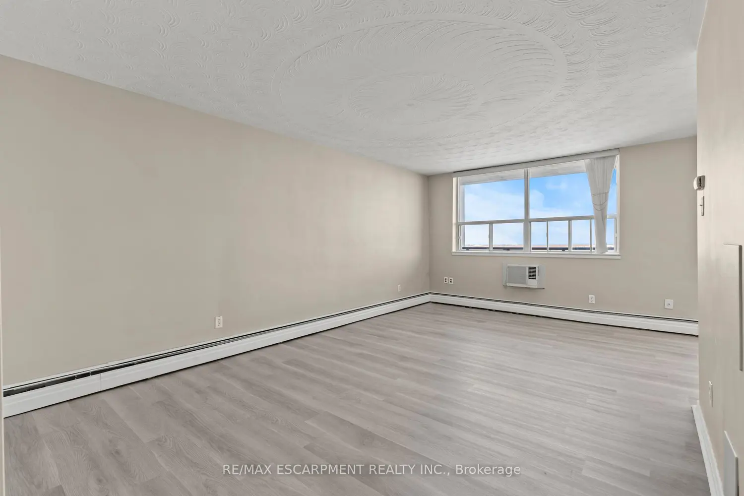 Additional image 4 of 359 Geneva Street 1004