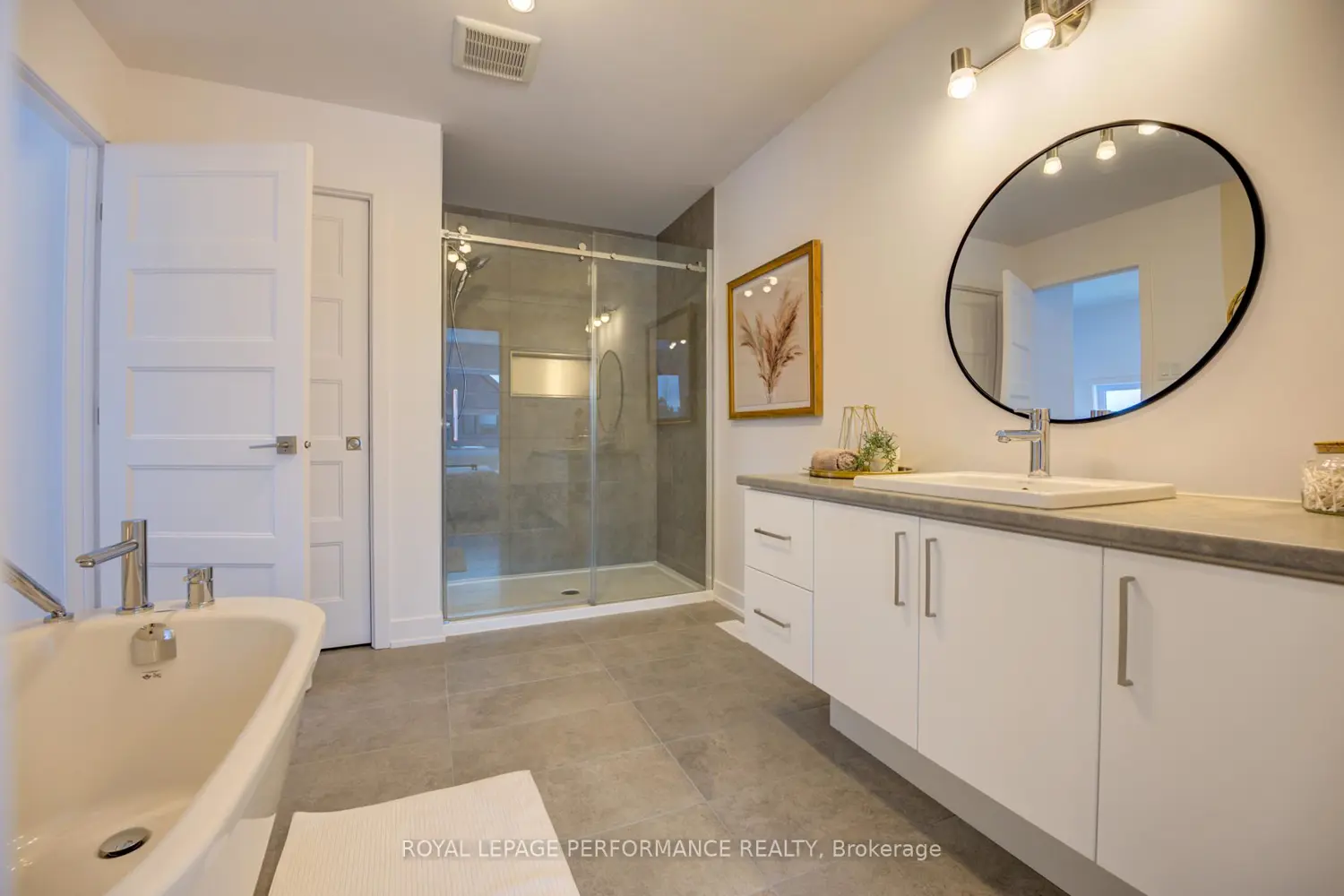 Additional image 16 of 2416 Gray Crescent