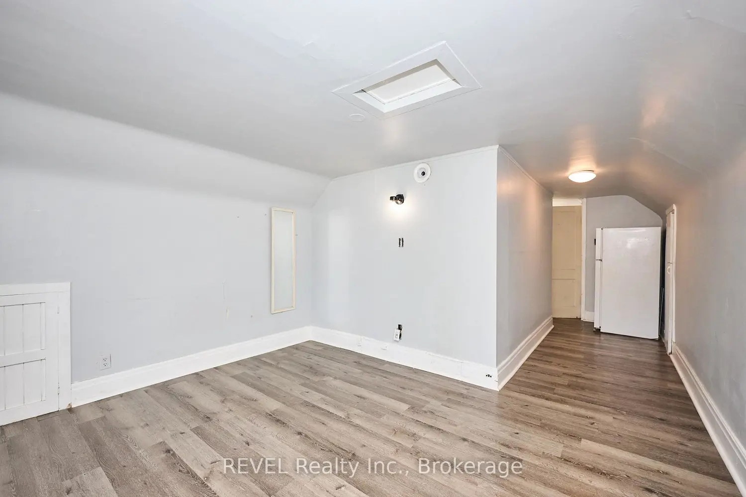 Additional image 13 of 5806 Prince Edward Avenue