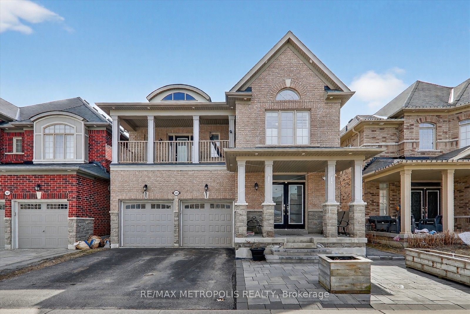 105 Stockell Crescent, Ajax, ON, L1T 0M4