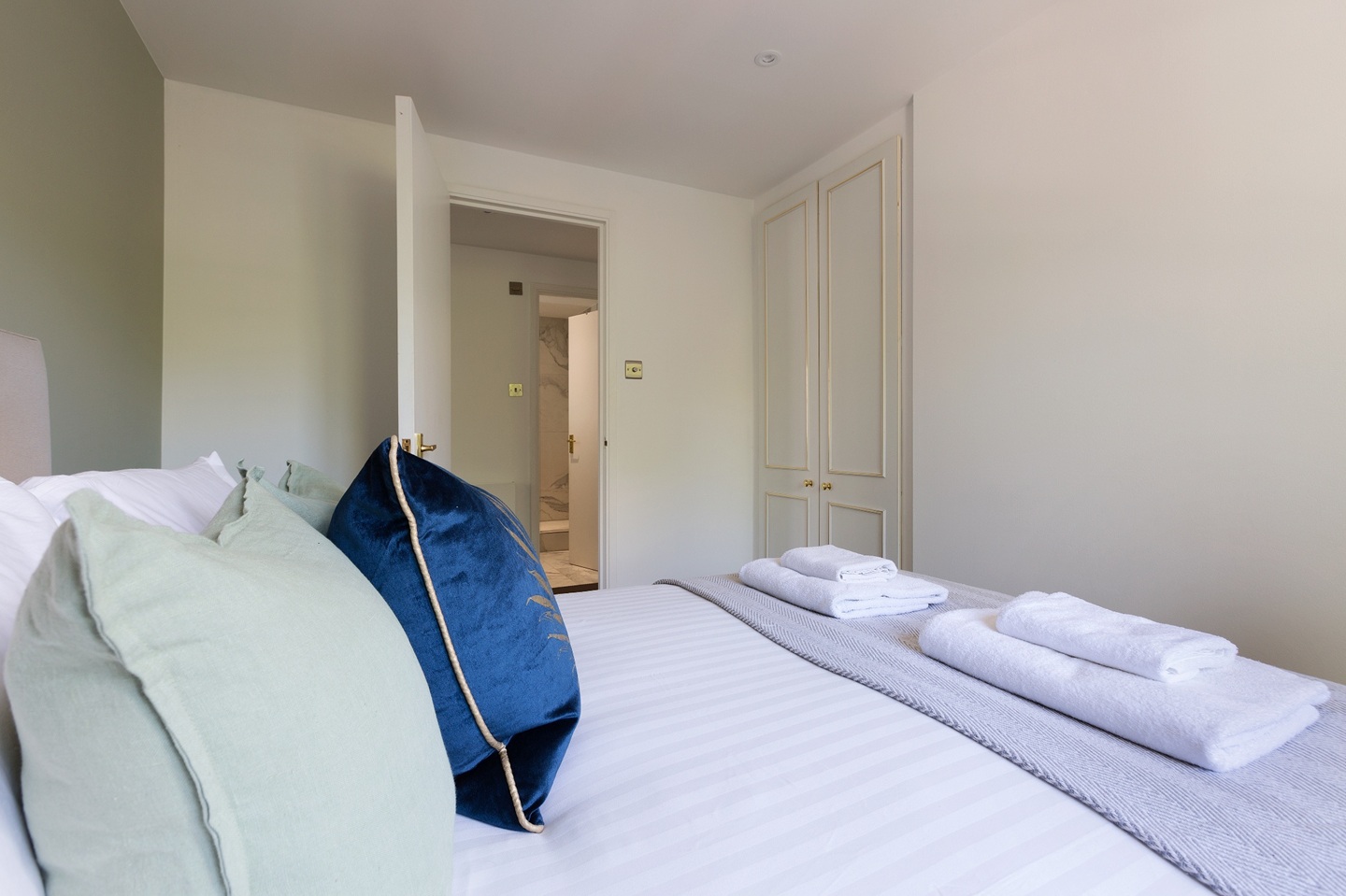 Additional image 13 of 2 Bed Terraced House, Brompton Park Crescent, SW6, N1 7GU