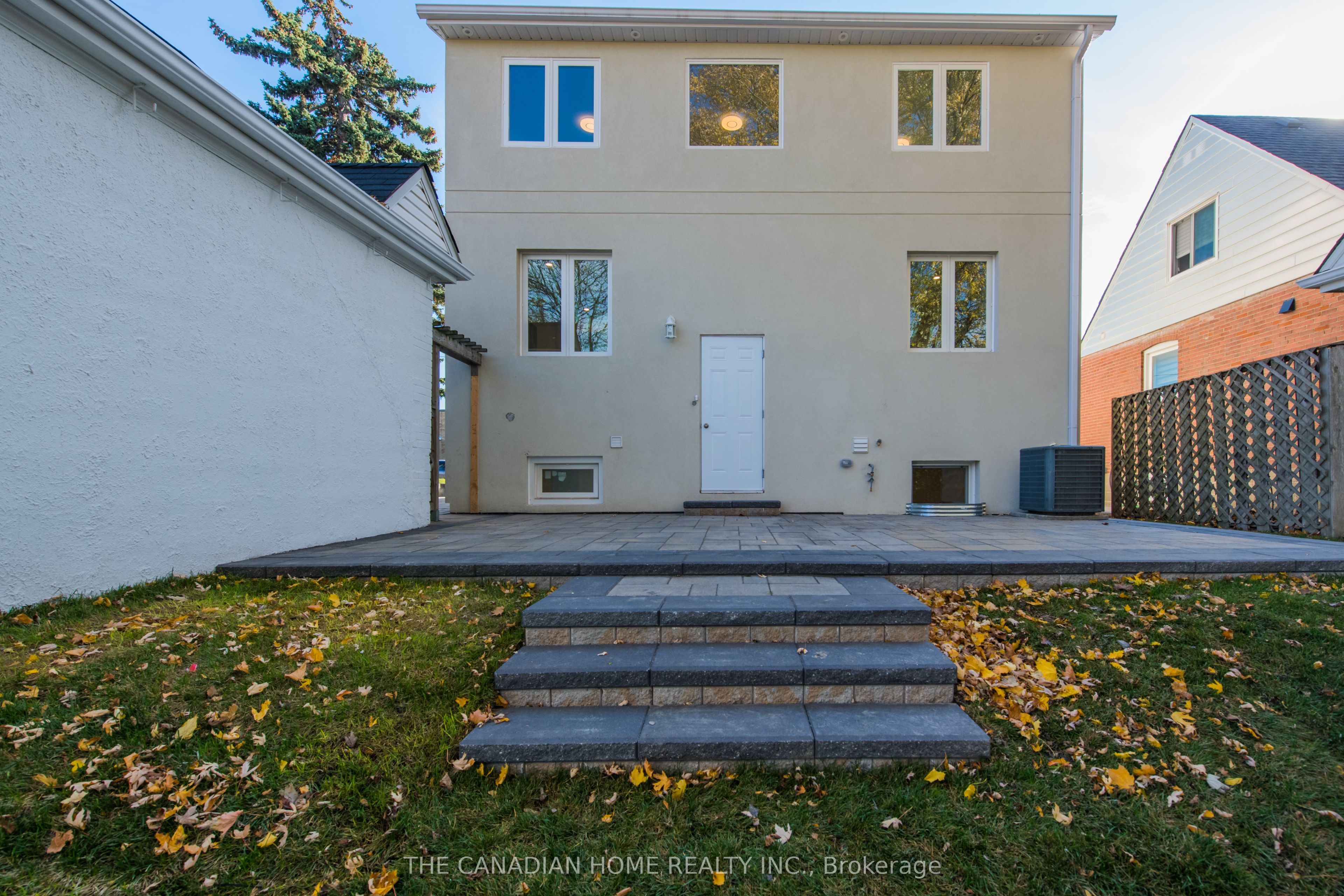 Additional image 4 of 8 Clearview Heights, Toronto, ON, M6M 1Z9