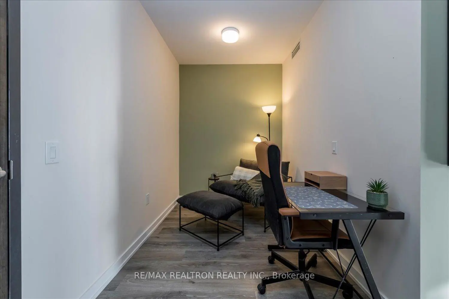 Additional image 3 of 430 Essa Road 224