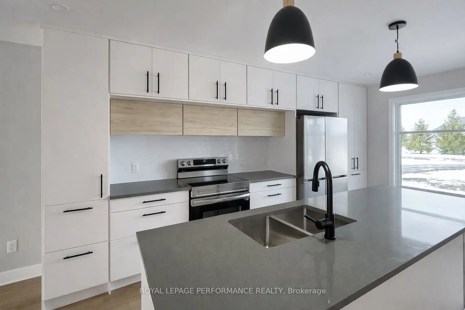 Additional image 7 of 3676-3678 Front Road