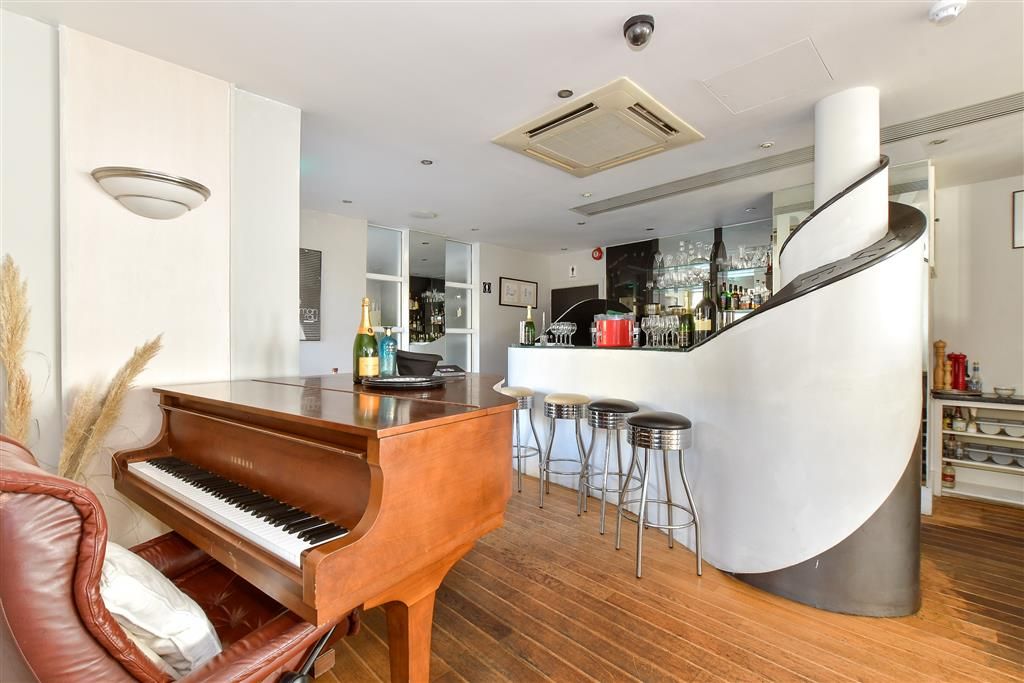 Additional image 4 of 1 bed property for saleChurch Street, Ventnor, Isle Of Wight PO38