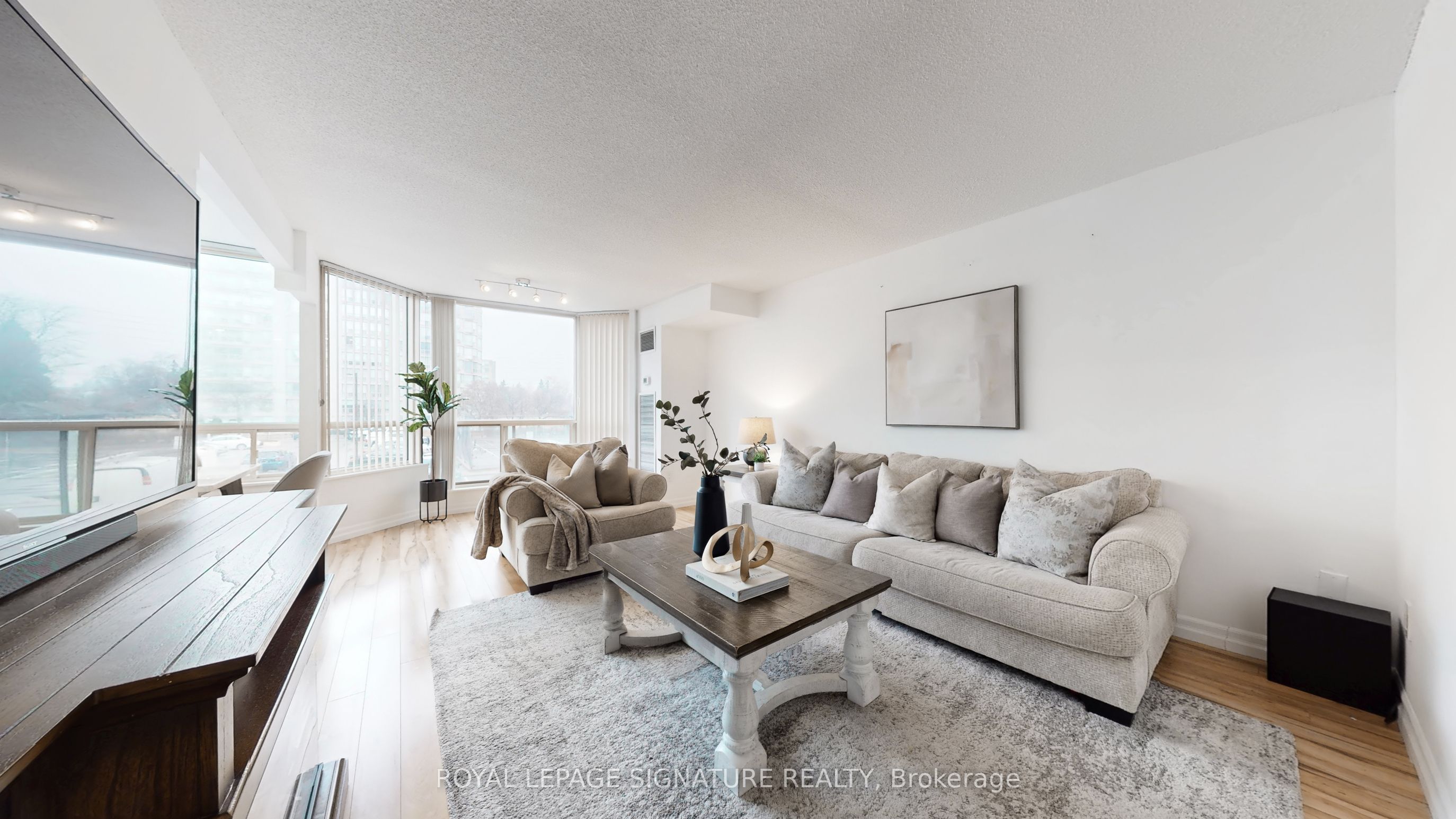 212-175 Cedar Avenue, Richmond Hill, ON, L4C 9V3