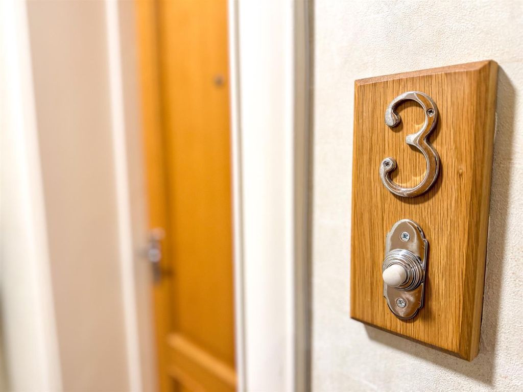 Additional image 3 of 2 bed flat for saleMajestic Apartments, King Edward Road, Onchan IM3