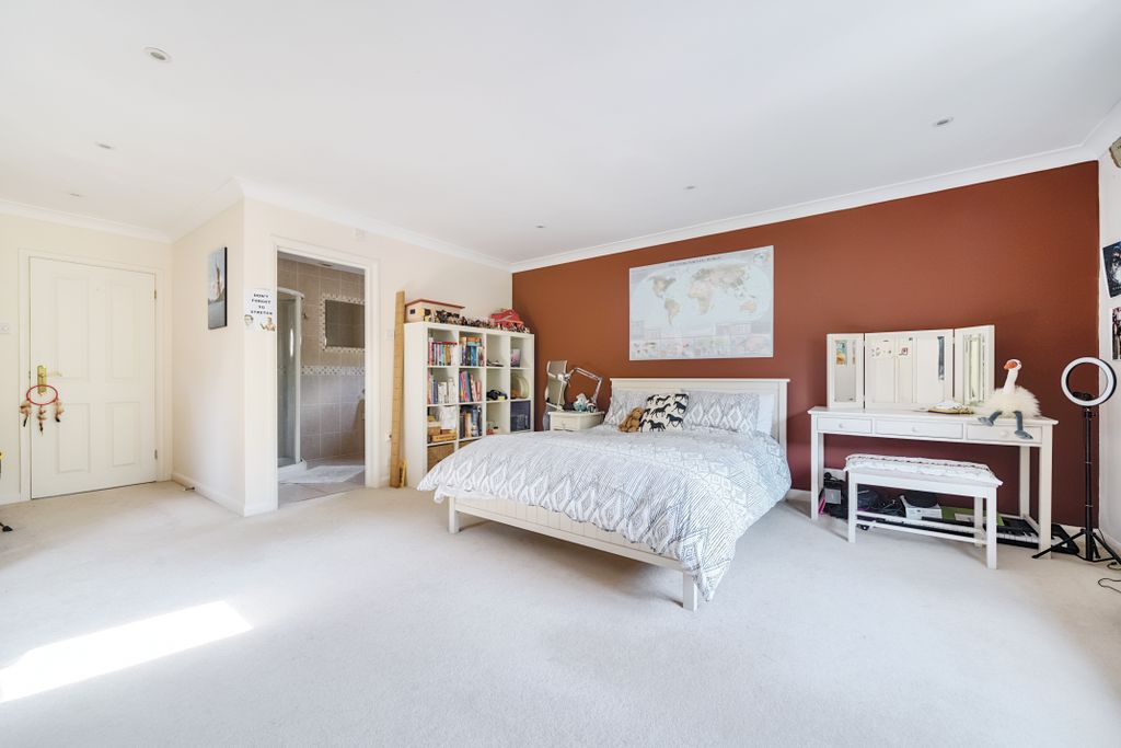Additional image 10 of 5 bed detached house for saleThe Green, Henley-On-Thames RG9