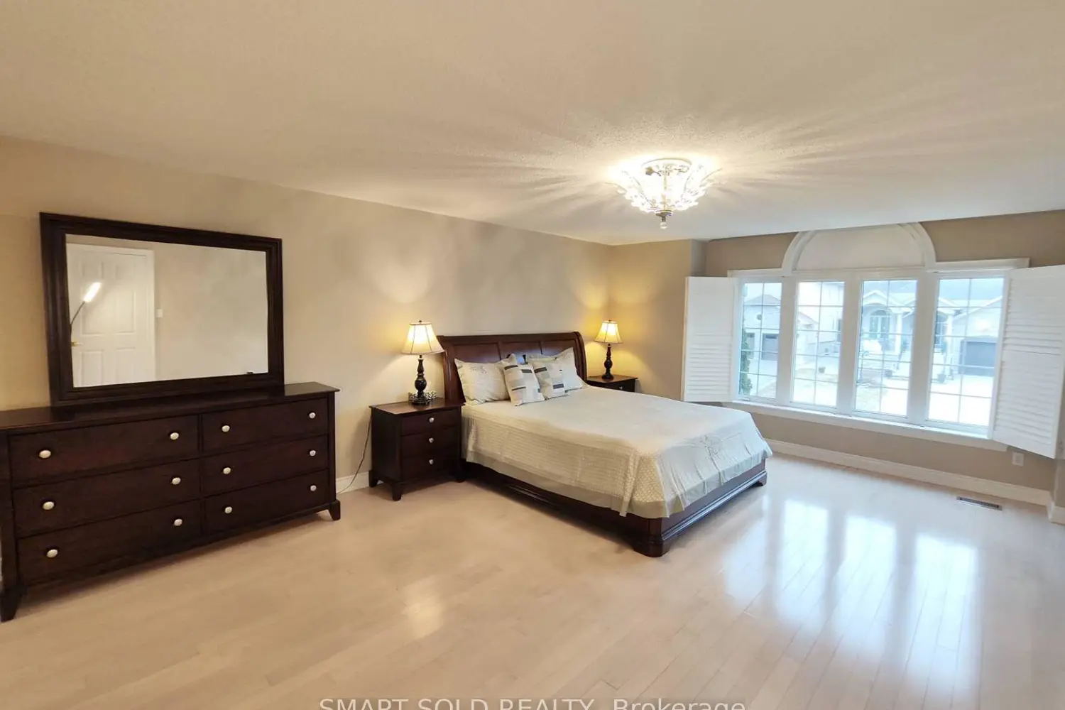 67 Chantilly Crescent photo 4