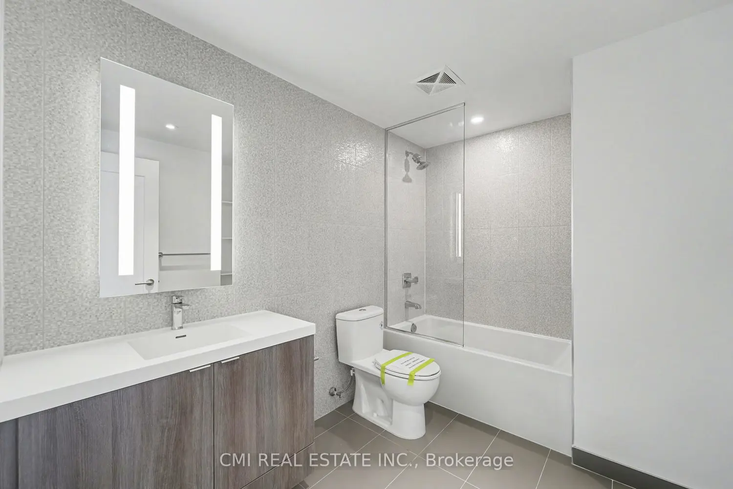 Additional image 19 of 585 Bloor Street 3317