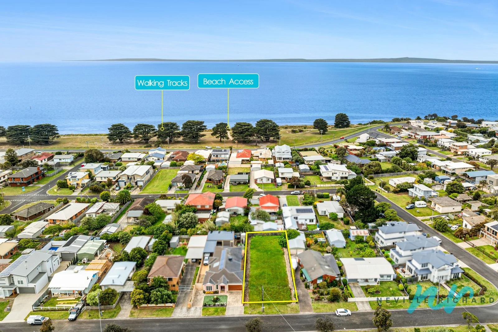 35 Seaview Avenue, St Leonards VIC 3223