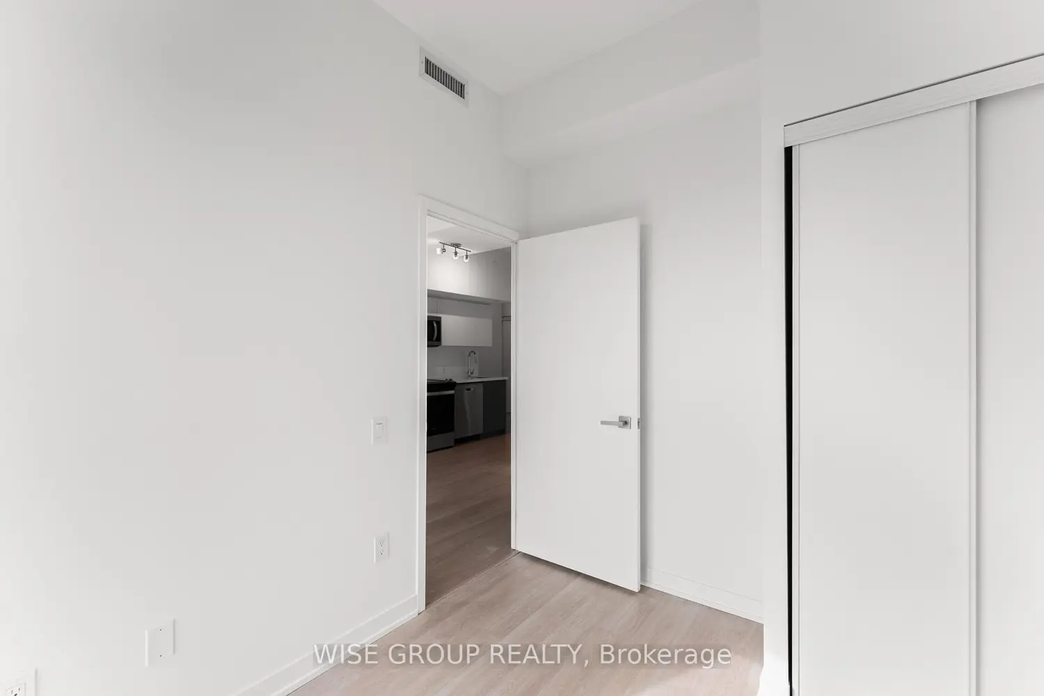 Additional image 9 of 500 Wilson Avenue 1116