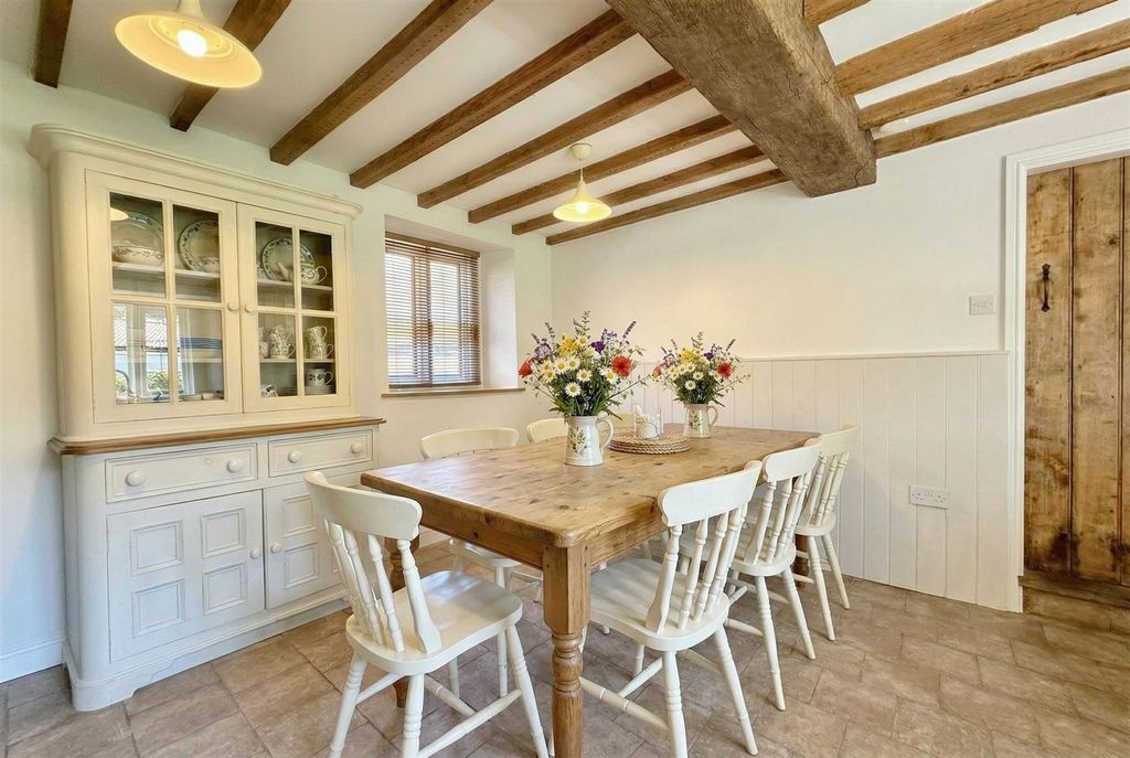 Additional image 10 of 8 bed detached house for saleWashdyke Lane, Fulbeck, Grantham NG32