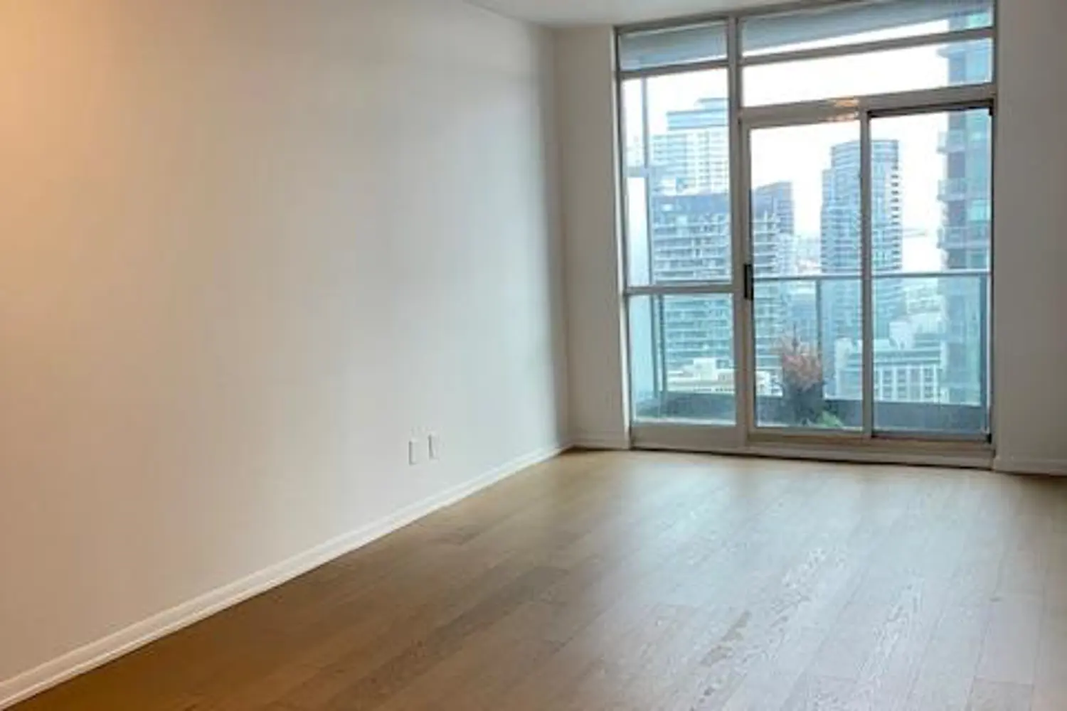 Additional image 8 of 219 Fort York Boulevard 2506