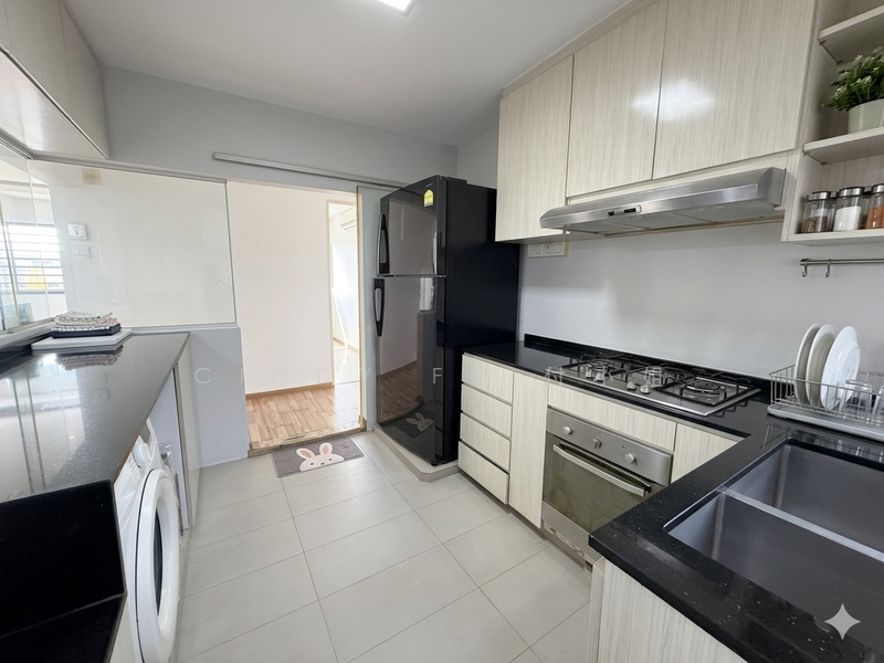 Additional image 4 of 17 Beach Road