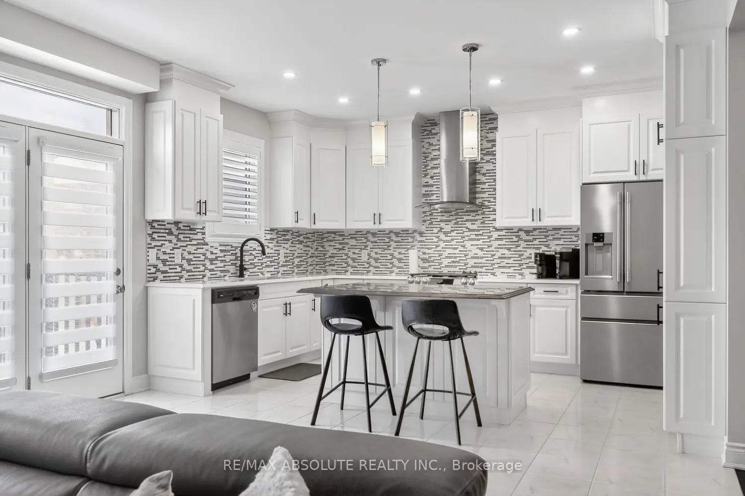 Additional image 5 of 1008 Manege Street