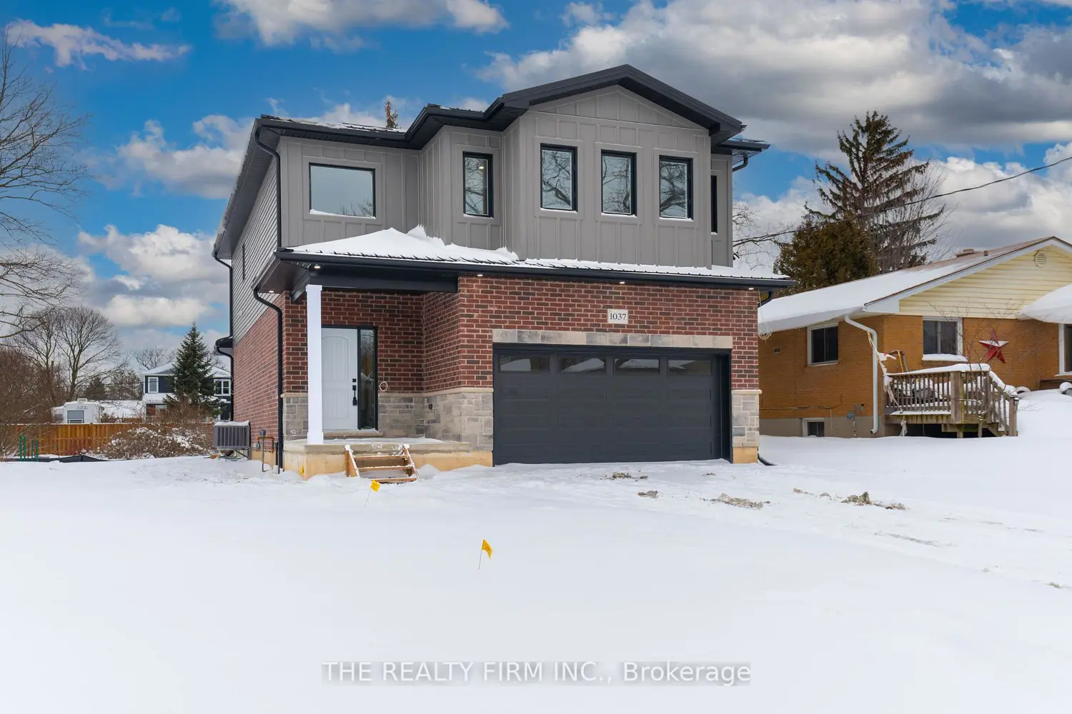 1037 Willow Drive photo 2