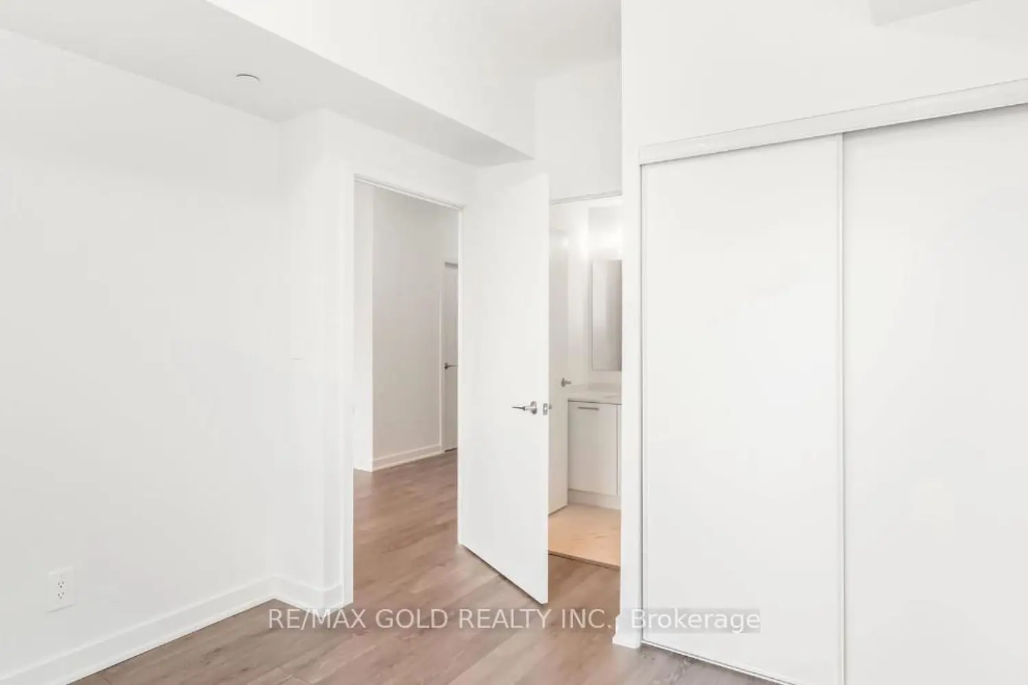 Additional image 14 of 1440 Clarriage Court 211