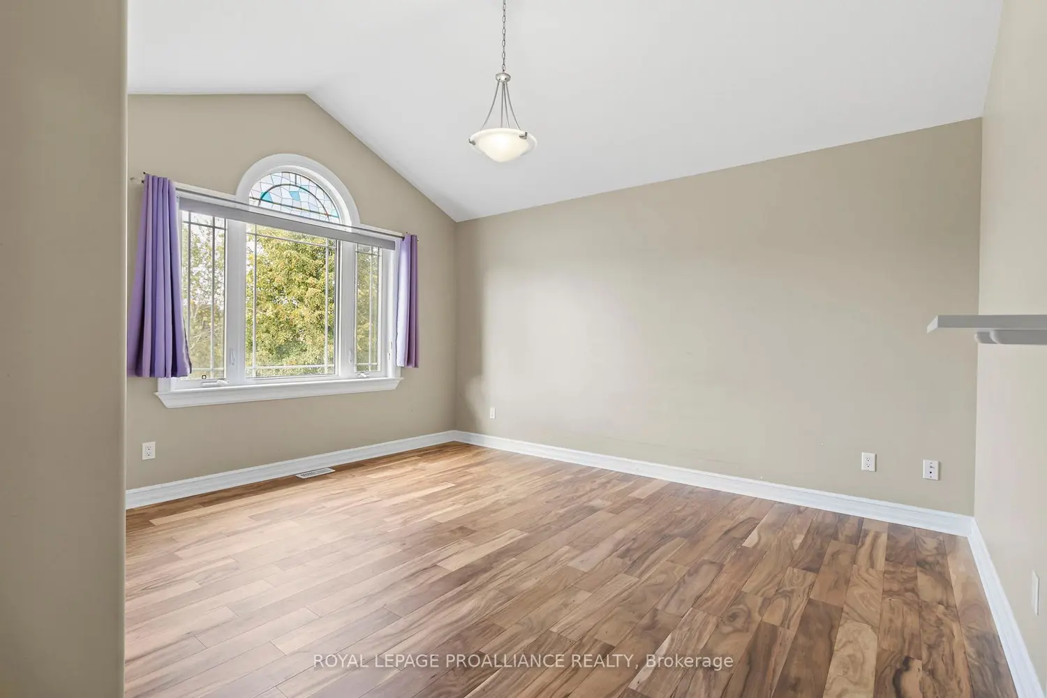 Additional image 11 of 1009 Crestwood Drive