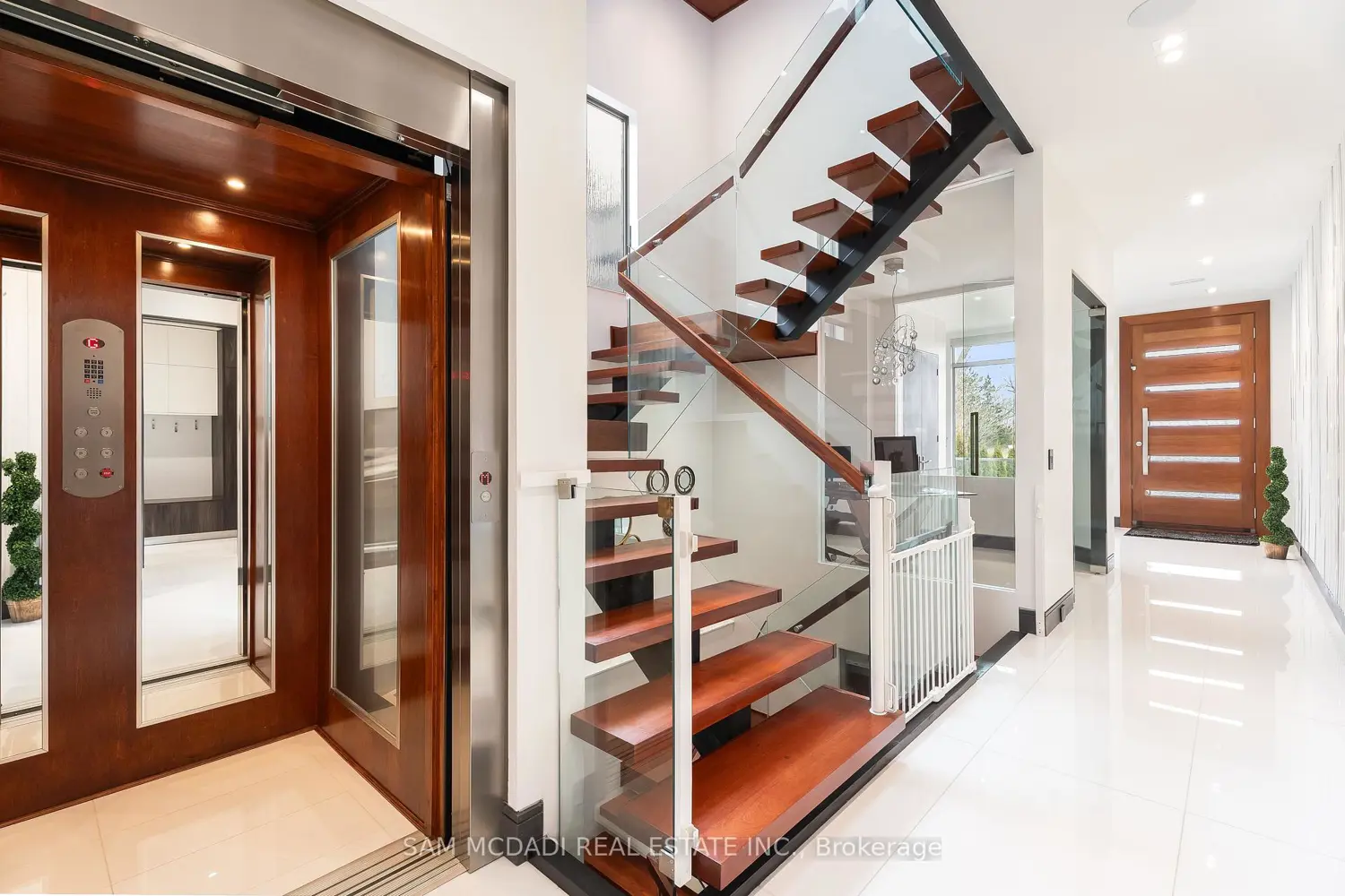 Additional image 3 of 852 Goodwin Road