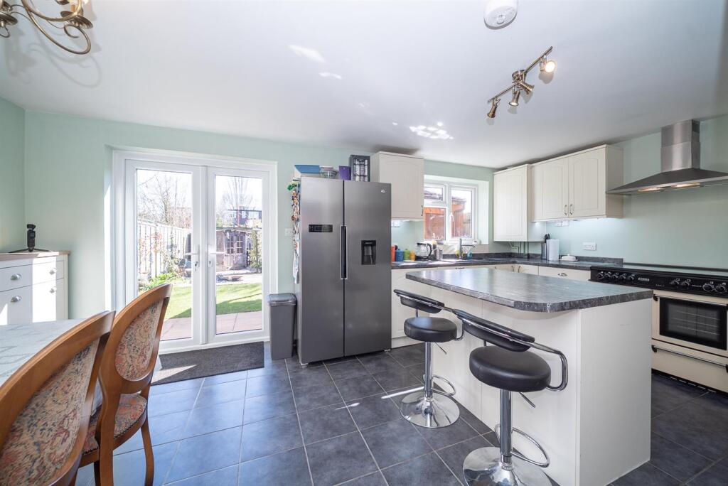 Additional image 3 of Howard Close, St. Albans