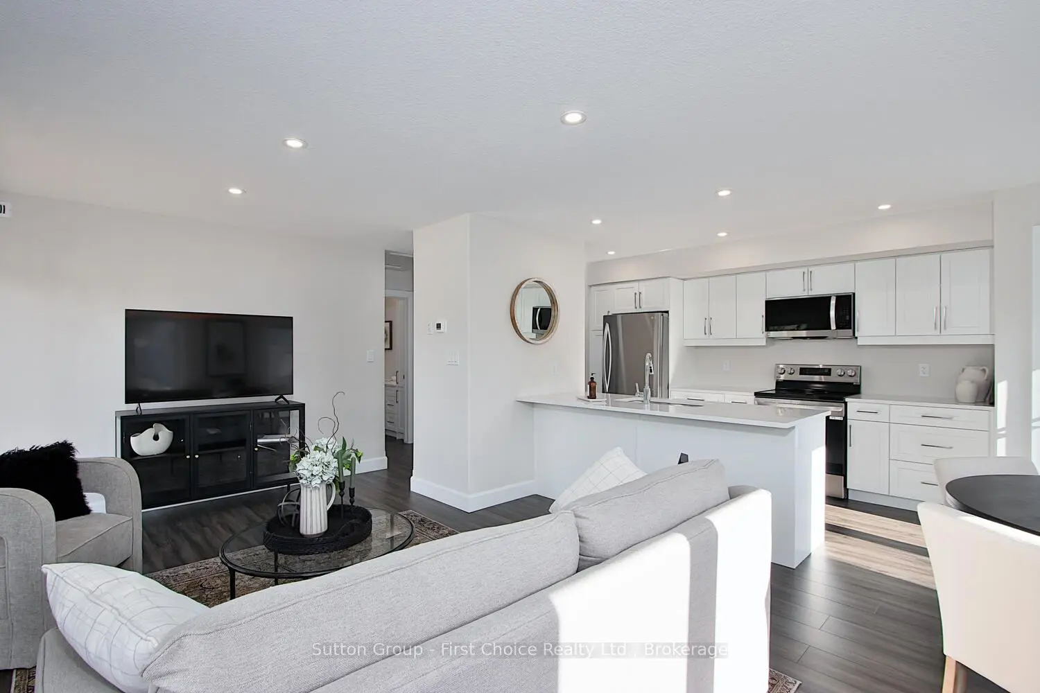 Additional image 8 of 3202 Vivian Line Unit 37