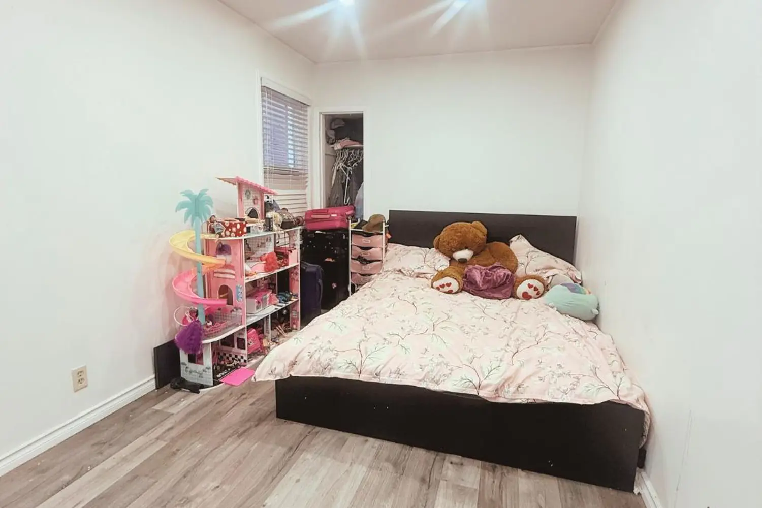 Additional image 10 of 237 Balsam Avenue