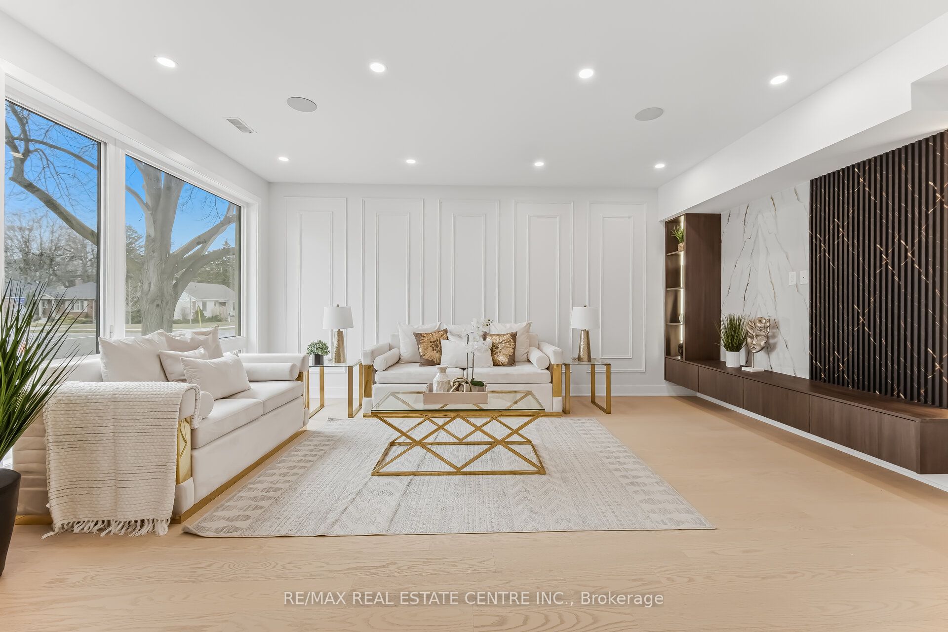 Additional image 5 of 11 Bentley Drive, Toronto, ON, M8Z 3L9