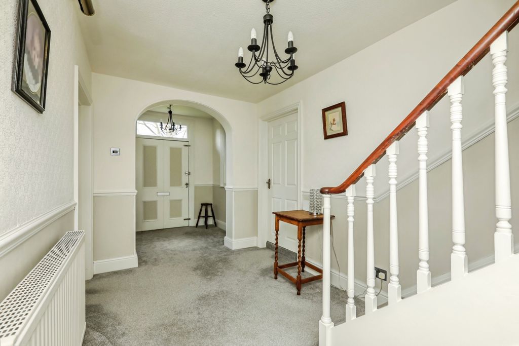 Additional image 10 of 7 bed detached house for sale94, Welham Road, Retford DN22