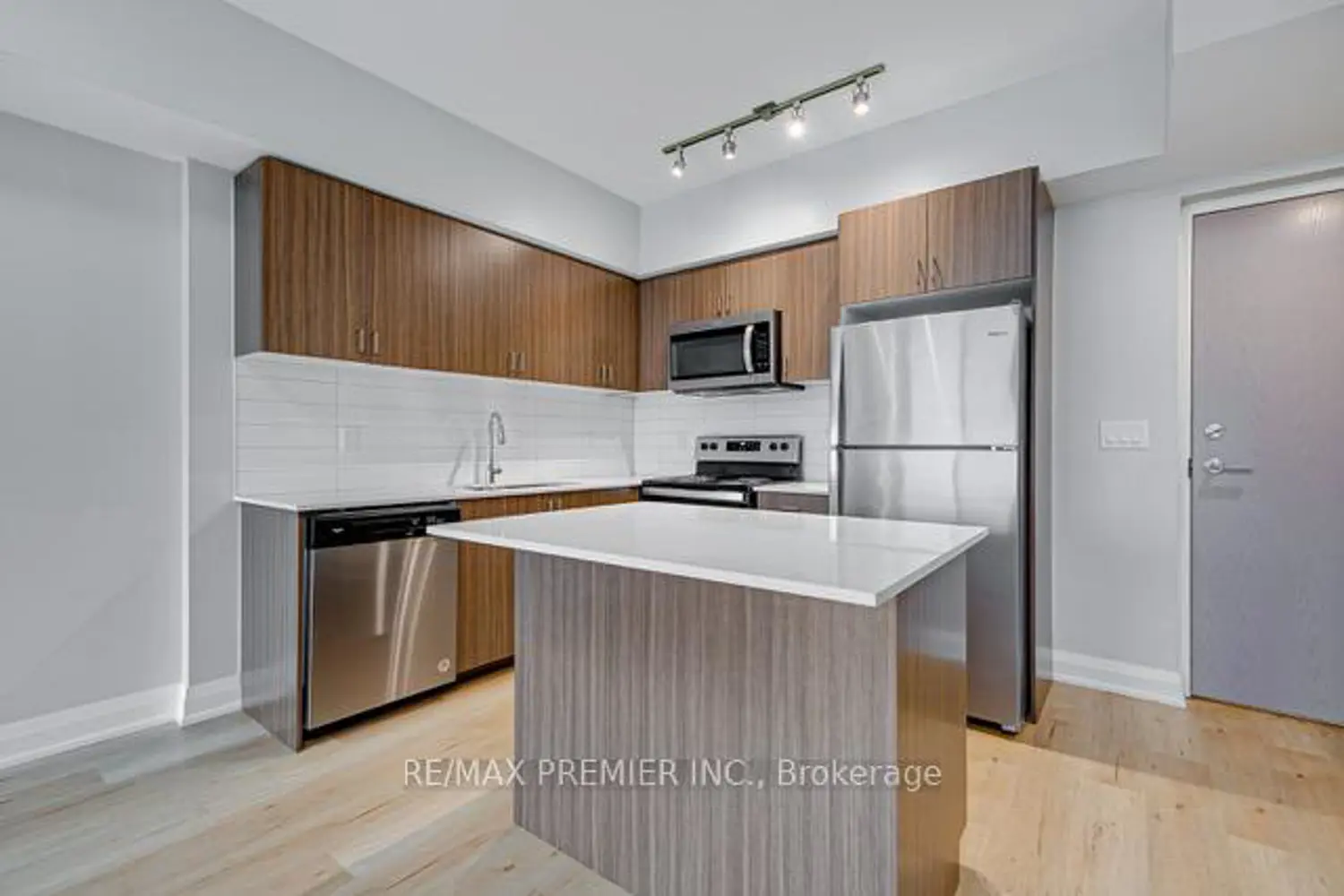 Additional image 7 of 58 Lakeside Terrace 1015