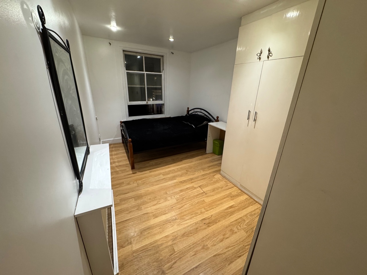 Room in a Shared Flat, Portobello Road, W11, N1 7GU