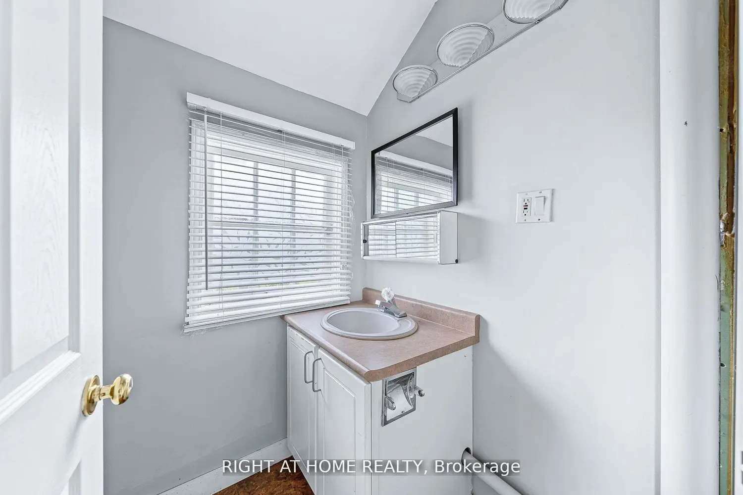 Additional image 13 of 685 Reid Street