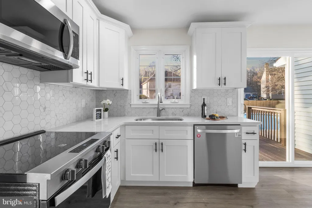 Additional image 14 of 210 W Silver Fox Road, Newark, DE 19702