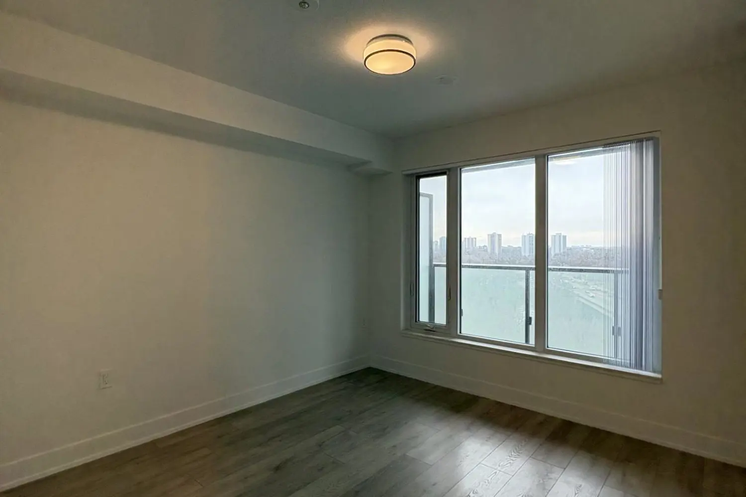 Additional image 12 of 575 Bloor Street 704