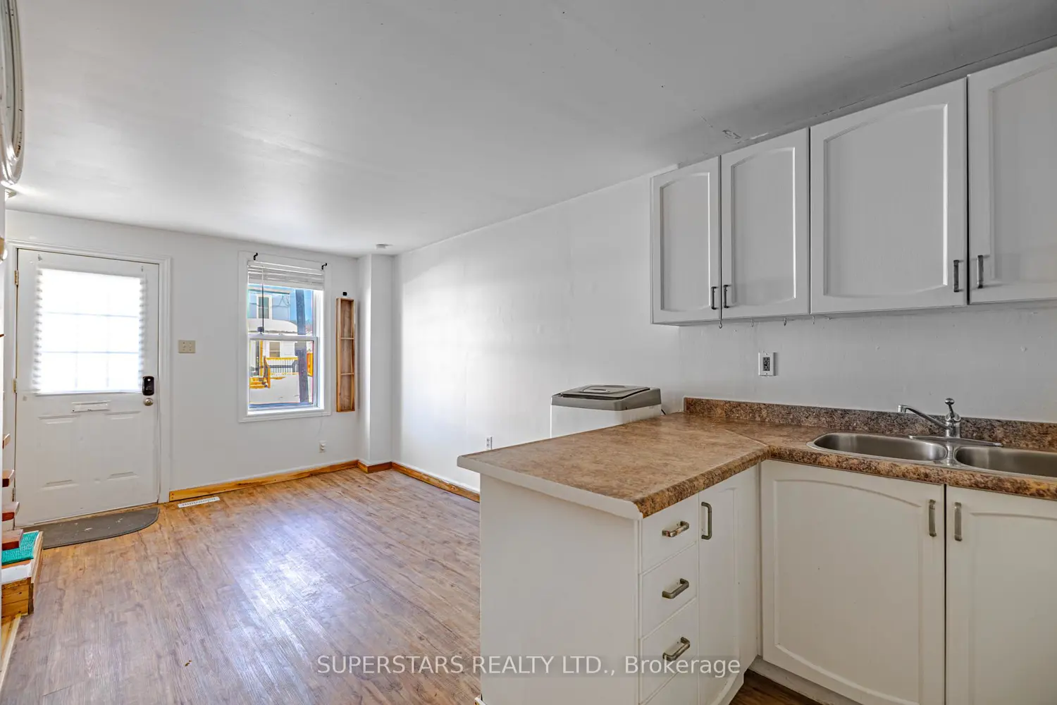 Additional image 5 of 165 1/2 Olive Avenue