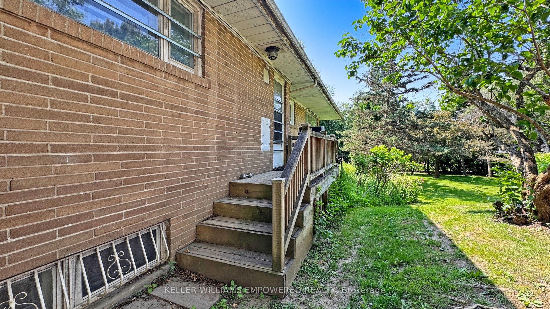 Additional image 4 of 117 Arjay Crescent, Toronto, ON, M2L 1C6