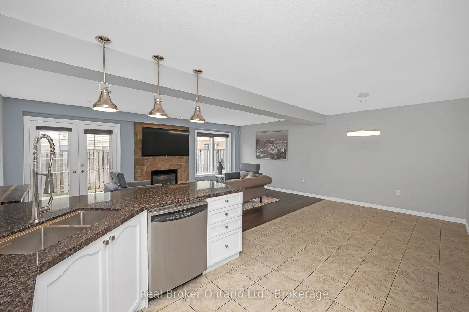 Additional image 6 of 23 Bellflower Boulevard