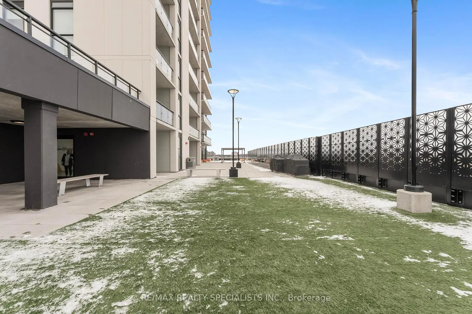 Additional image 18 of 60 Charles St W Street 308