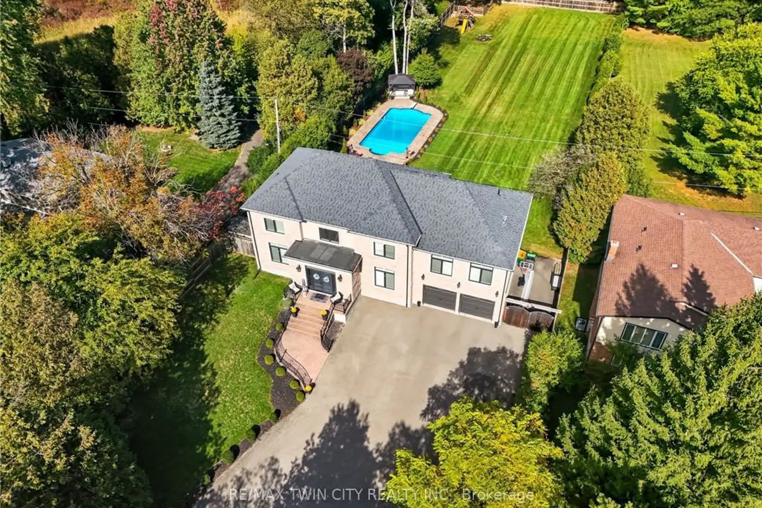 Additional image 2 of 855 Avenue Road