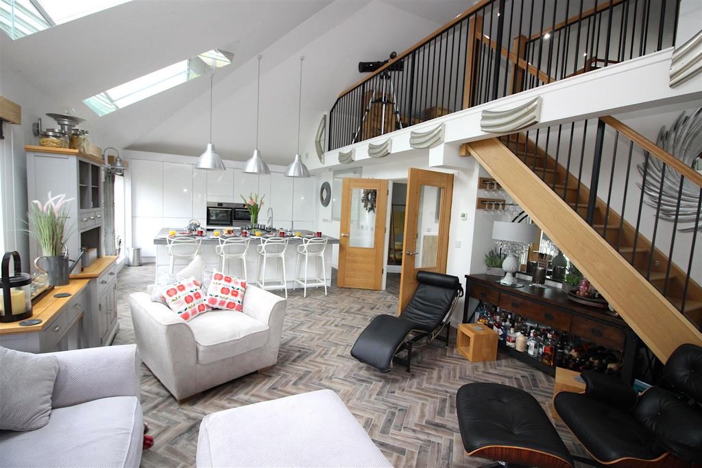 3 bed flat for saleCastlehill Crescent, Kilmacolm PA13 photo 3