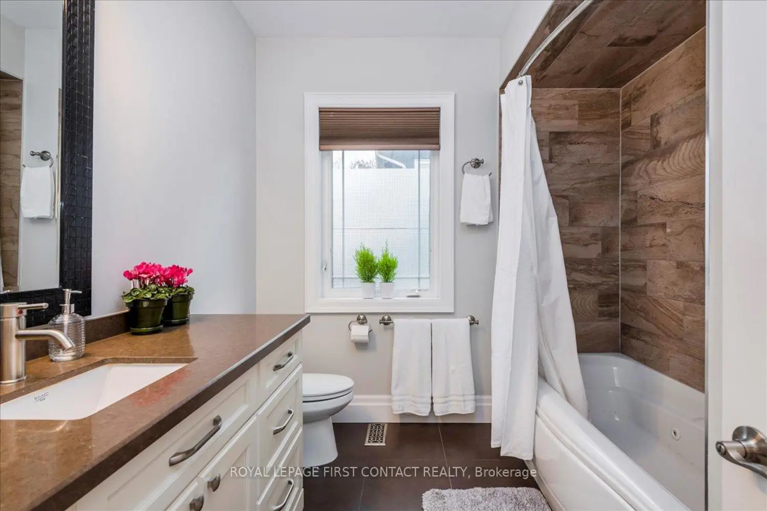 Additional image 8 of 3500 Crescent Harbour Road