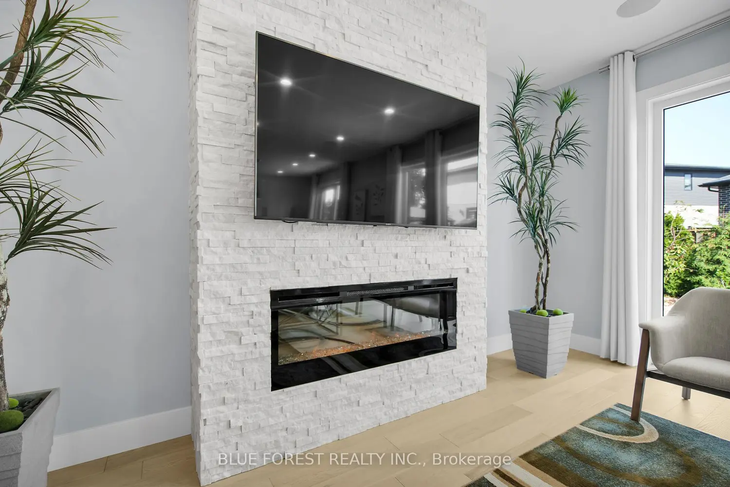2190 Bakervilla Street photo 3