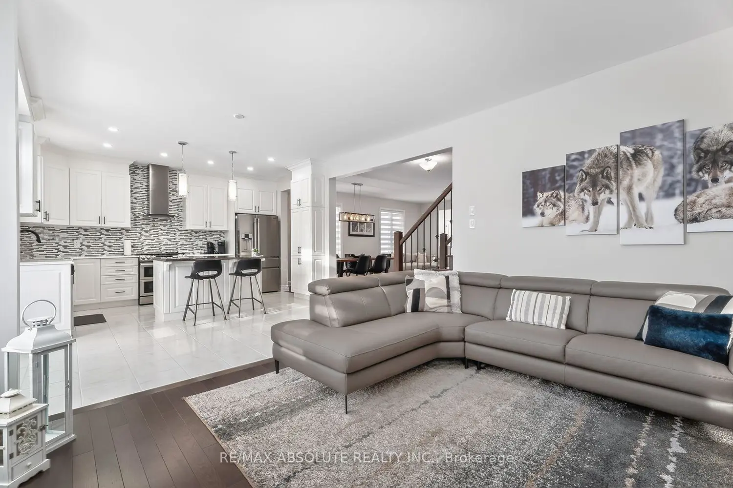 Additional image 9 of 1008 Manege Street