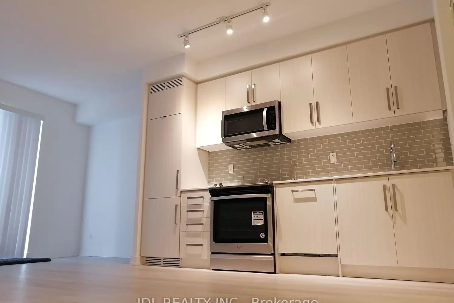 Additional image 4 of 5180 Yonge Street 2112