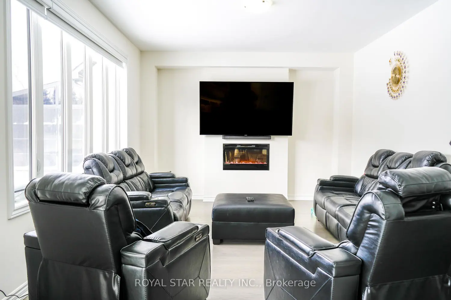 Additional image 11 of 144 Rosanne Circle