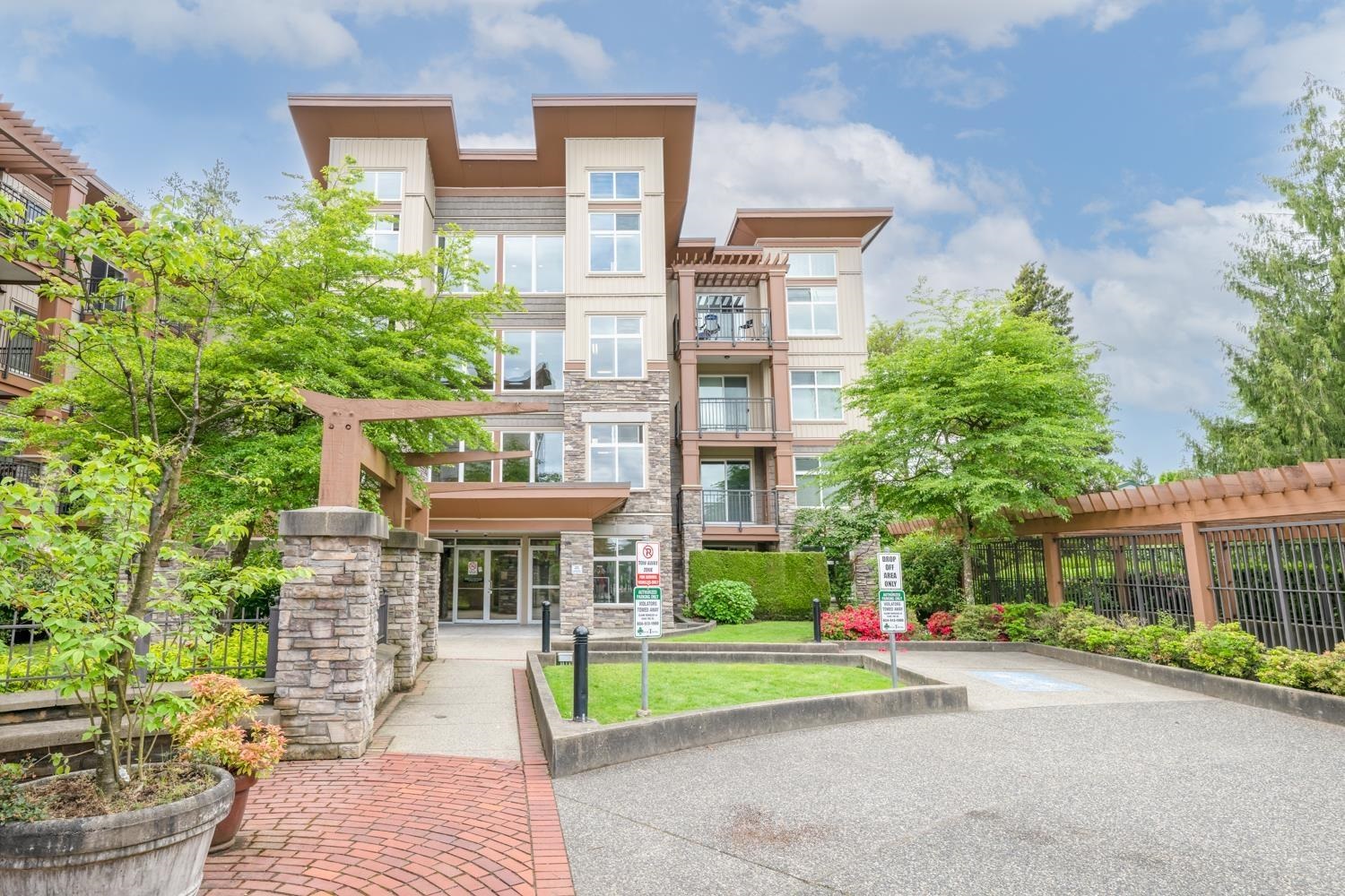 207-10237 133 Street, Surrey, BC, V3T 0C6