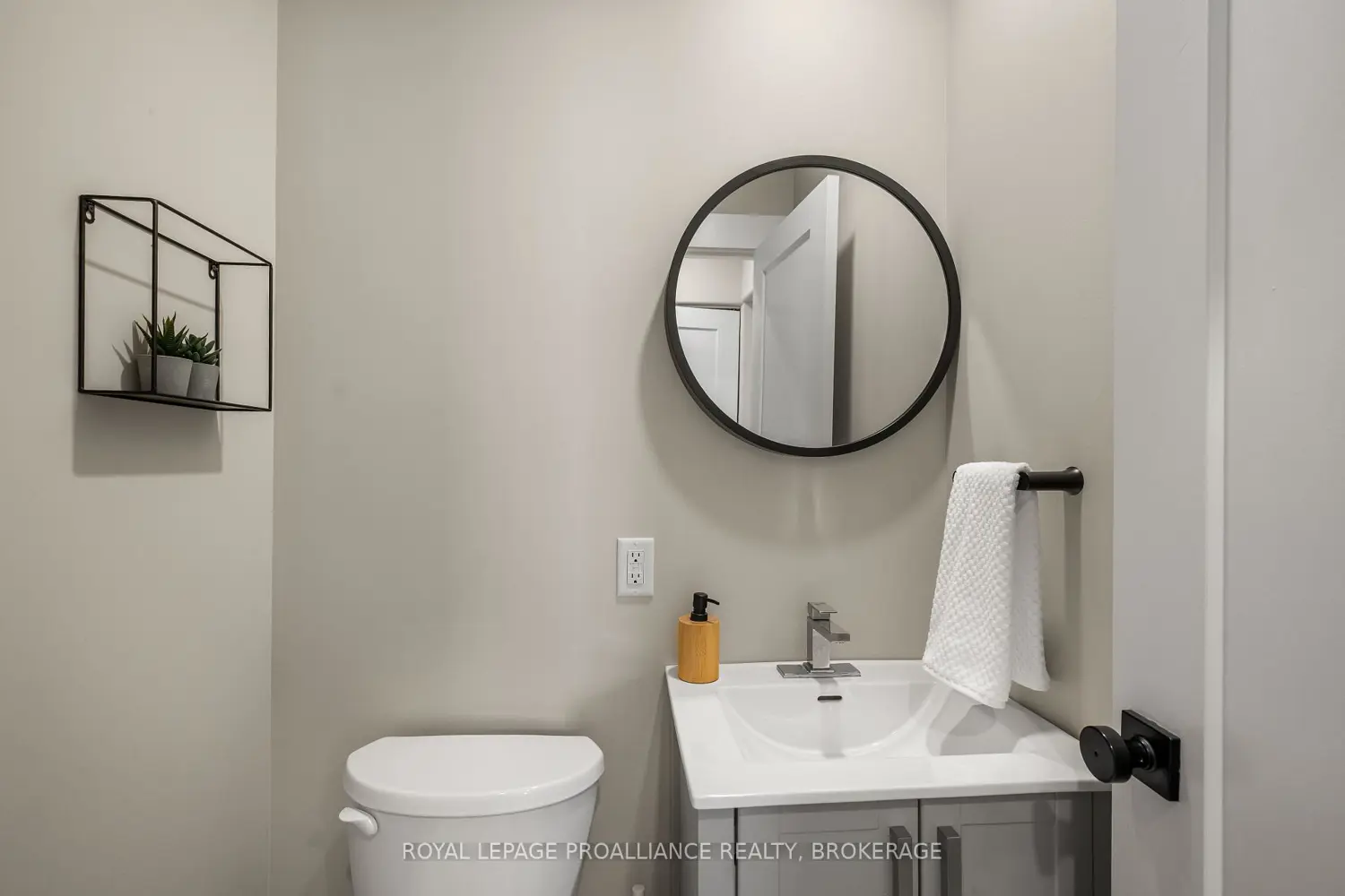 Additional image 8 of 40 Elm Street