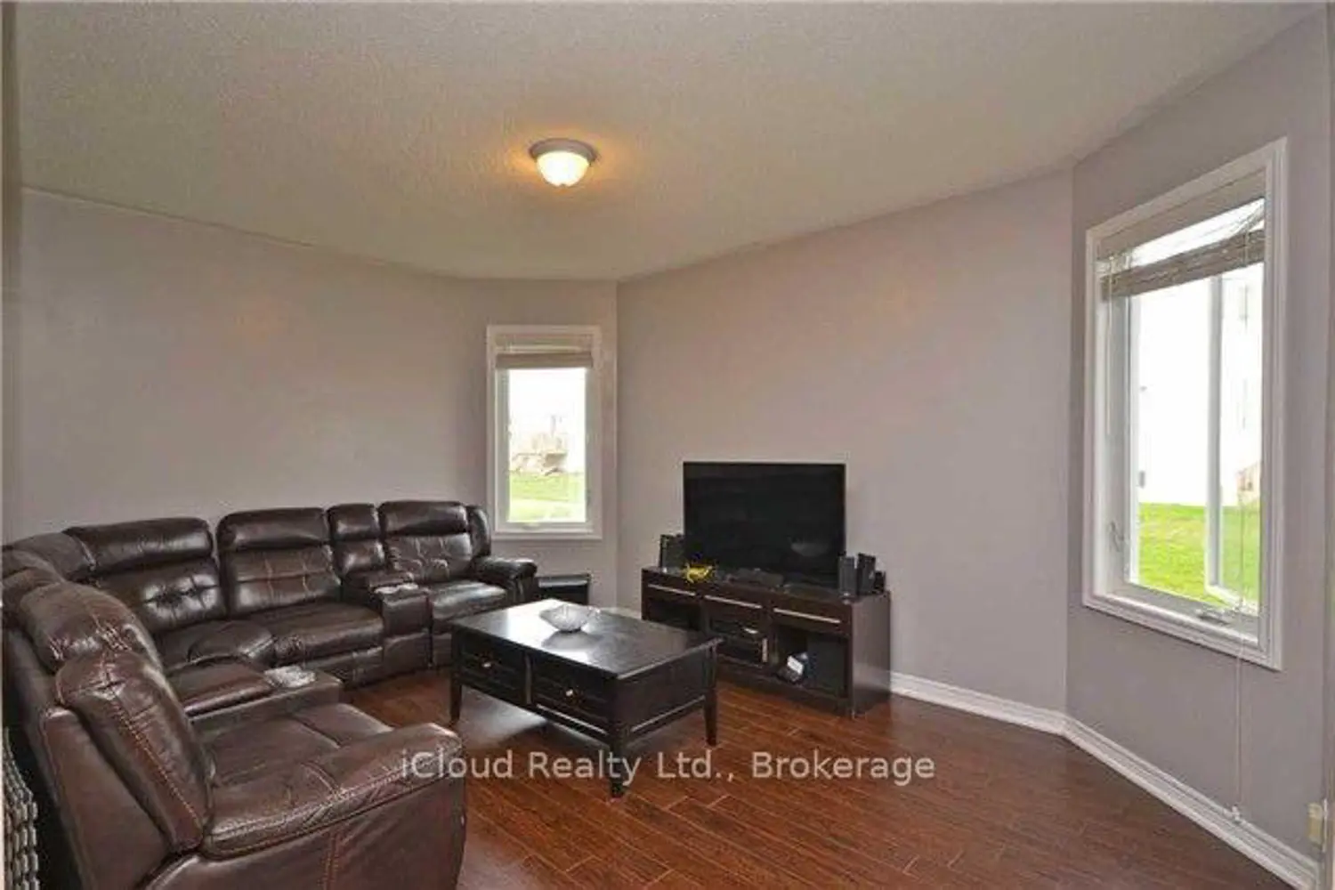 Additional image 11 of 668 Armstrong Road