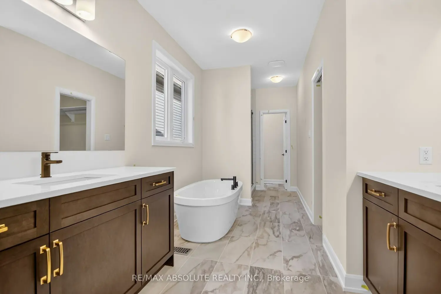 Additional image 14 of 662 Fisher Street